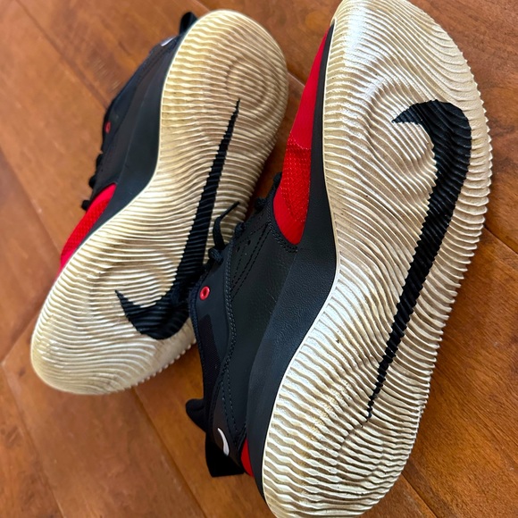 Nike Fly By II Men’s Basketball Shoes Red and Black Size 7 - Picture 5 of 9